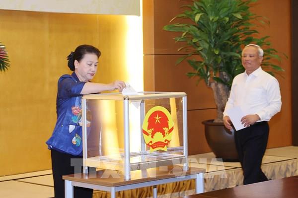 Chủ tịch Quốc hội Nguyễn Thị Kim Ngân dự Lễ phát động ủng hộ đồng bào vùng lũ lụt