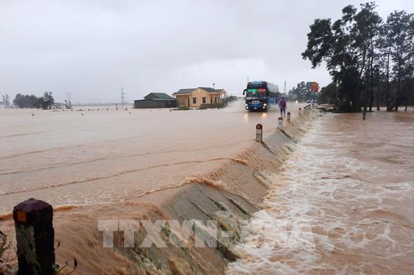 Mưa lũ gây nhiều thiệt hại tại Nghệ An, ít nhất 2 người mất tích