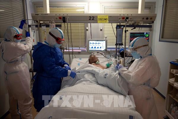 Các điểm nóng COVID-19 ở châu Âu ghi nhận số ca mắc mới trong ngày cao kỷ lục