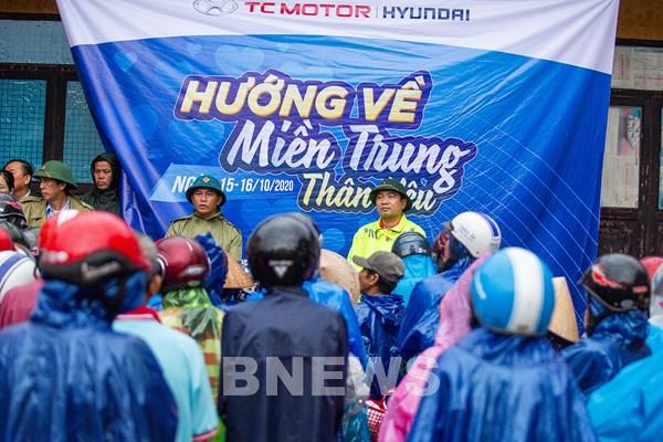 TC MOTOR trao quà cho người dân 4 tỉnh miền Trung