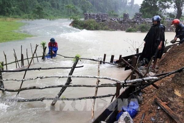 Quảng Bình: Mưa lũ gây ngập hơn 11.000 ngôi nhà, nhiều thôn bản bị chia cắt