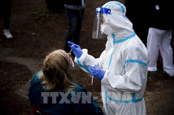 Không có lối tắt trong cuộc chiến chống đại dịch COVID-19