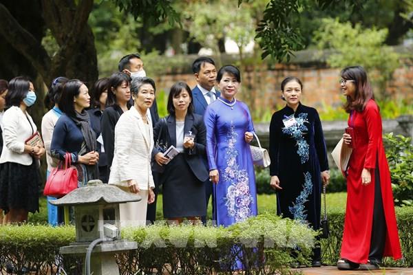 Phu nhân Thủ tướng Nhật Bản thăm Văn Miếu Quốc Tử Giám và Bảo tàng Phụ nữ Việt Nam