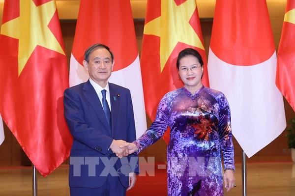 Chủ tịch Quốc hội Nguyễn Thị Kim Ngân hội kiến Thủ tướng Nhật Bản Suga Yoshihide