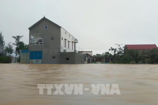 Hỗ trợ trên 19.200 hộ nghèo miền Trung xây dựng nhà ở phòng, tránh bão, lụt