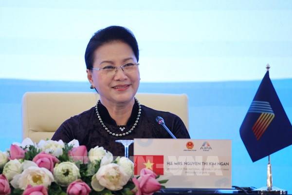 Những bông hoa đất Việt trong thời đại mới