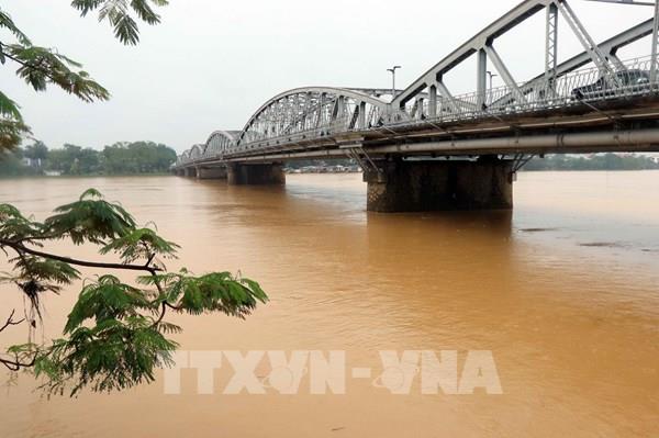 Lũ ở Hà Tĩnh, Quảng Bình, Thừa - Thiên Huế đang xuống, nguy cơ sạt lở đất vẫn cao