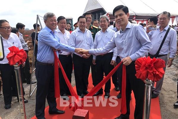 Bàn giao mặt bằng xây dựng sân bay Long Thành