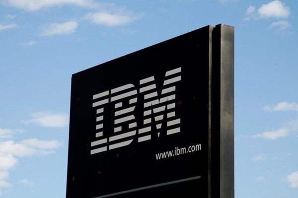 Doanh thu của IBM giảm quý thứ ba liên tiếp