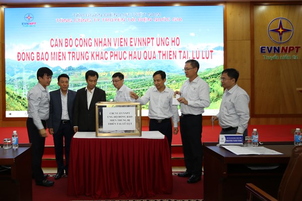 EVNNPT giúp nhân dân các tỉnh miền Trung khắc phục hậu quả thiên tai