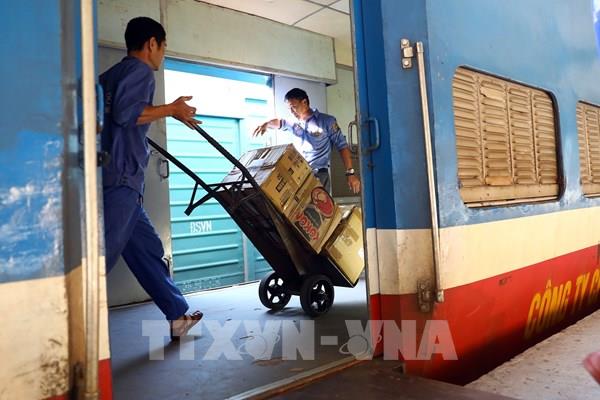 Hàng không, đường sắt thực hiện nhiều hoạt động ủng hộ miền Trung