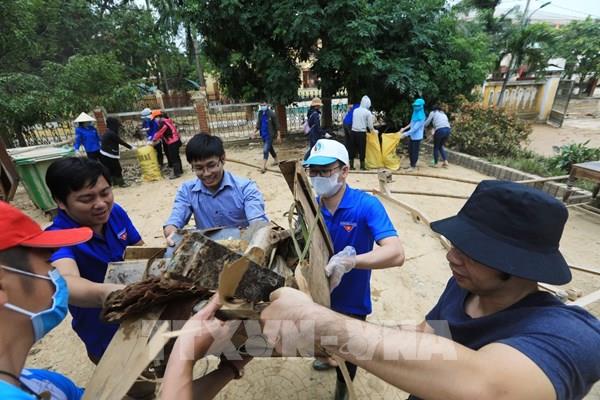 Tổng cục Quản lý thị trường quyên góp gần 1,6 tỷ đồng ủng hộ đồng bào miền Trung