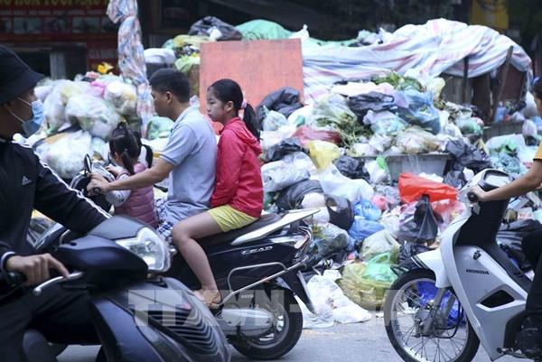 Hà Nội "giải cứu" xử lý rác thải tồn đọng