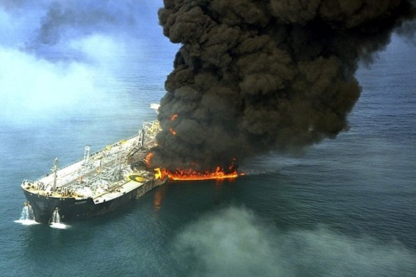 Nổ trên tàu chở dầu của Nga ở Biển Azov