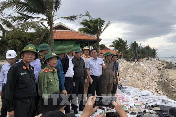 Phó Thủ tướng Trịnh Đình Dũng kiểm tra công tác phòng, chống bão số 9 tại Quảng Nam