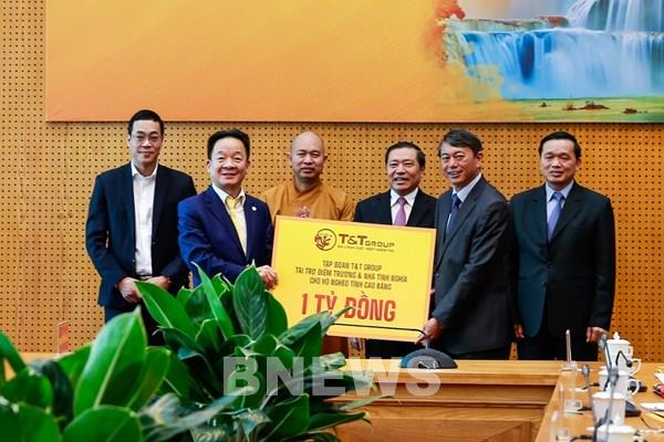 “Bầu Hiển” ủng hộ 5 tỷ đồng xây điểm trường và nhà tình nghĩa tại Cao Bằng