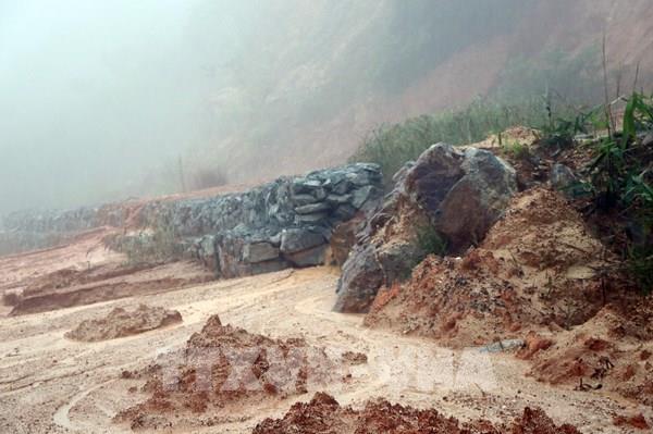 Các tỉnh miền Trung sau trận càn quét của bão số 9