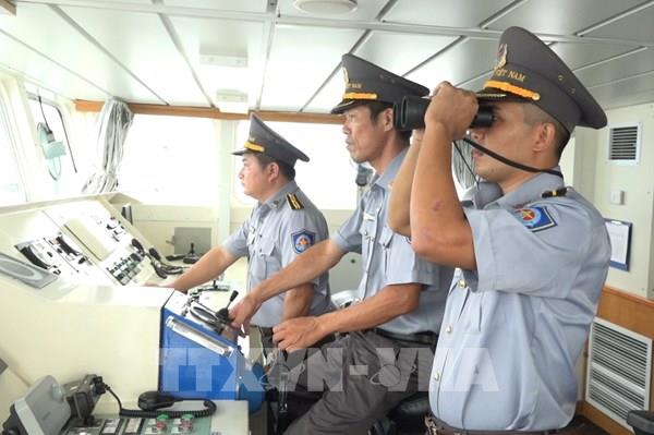 Điều thêm 2 tàu kiểm ngư tìm kiếm 26 ngư dân Bình Định mất tích trên biển