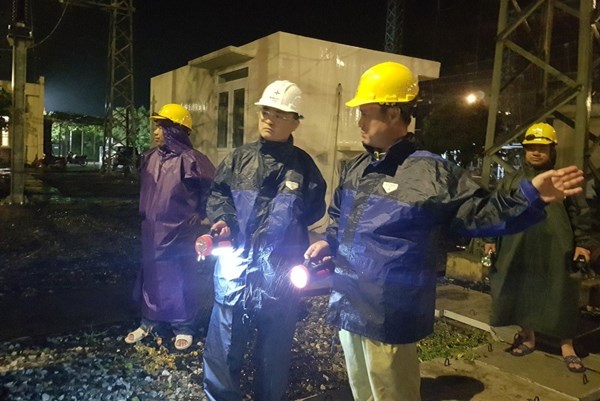 Lưới điện truyền tải Phú Yên vững vàng trong bão số 9
