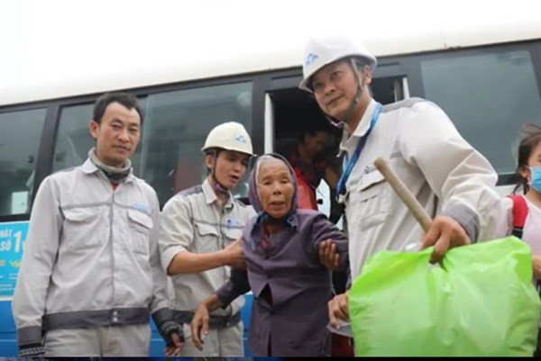 Hòa Phát ủng hộ tỉnh Quảng Ngãi 5 tỷ đồng khắc phục hậu quả bão số 9