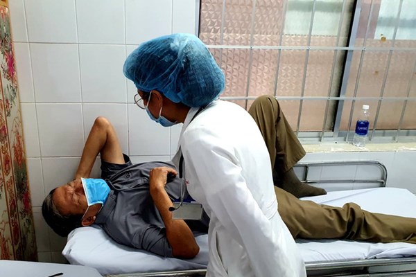 Bà Rịa-Vũng Tàu: Nhiều người nhập viện sau khi dùng cơm trưa