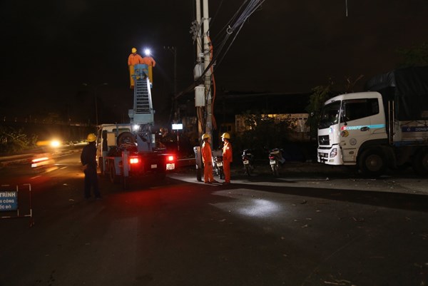 Điện lực Quảng Nam khẩn trương khôi phục cấp điện sau bão số 9