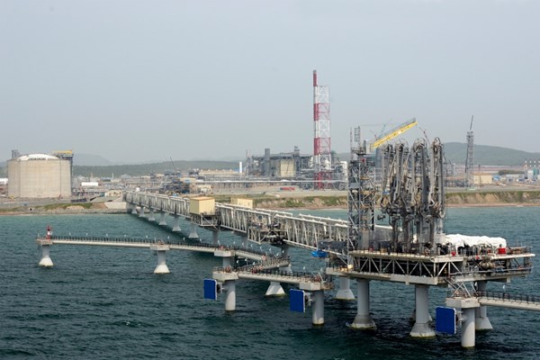 Ấn Độ muốn tăng nhập khẩu dầu và LNG của Nga