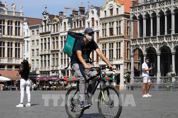 Bỉ "phong tỏa nghiêm ngặt" trong 6 tuần