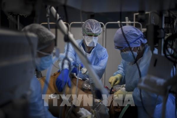 Hàng loạt nước châu Âu tái áp đặt lệnh phong tỏa toàn quốc