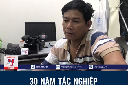 Phóng viên khóc nghẹn tại Trà Leng chia sẻ về bức ảnh cứu hộ gây xúc động