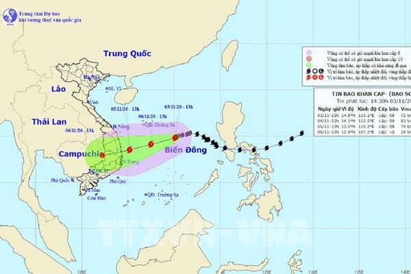 Cường độ và hướng di chuyển bão số 10 thay đổi nhanh, khó dự báo