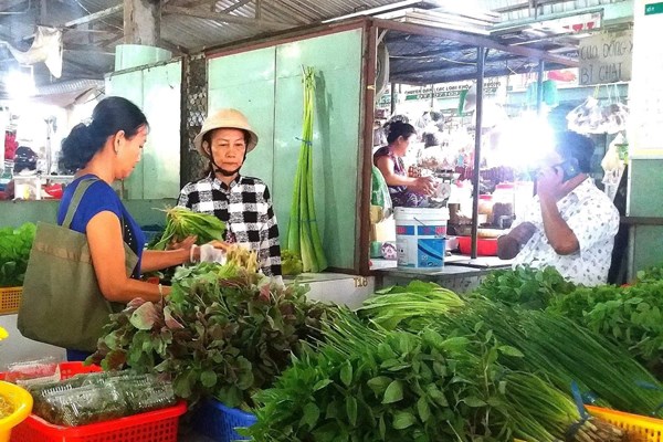Giá rau màu ở Cần Thơ cận Tết giảm mạnh