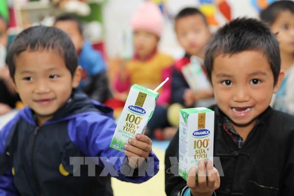 Vinamilk cùng Quỹ sữa Vươn cao Việt Nam chung tay vì trẻ em khó khăn tỉnh Hà Giang