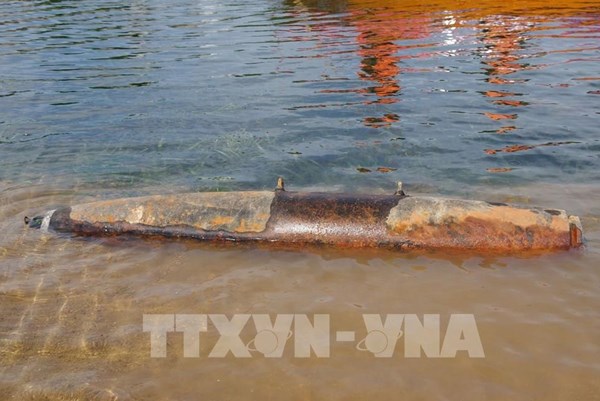 Quảng Bình: Cấm đường để xử lý một quả bom từ trường nổ chậm trên Quốc lộ 9B