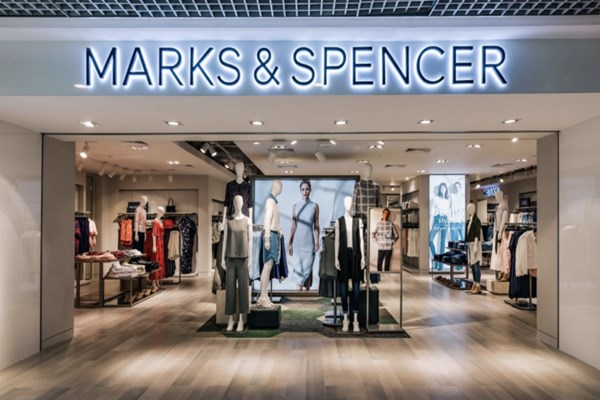 Kinh doanh thời trang sụt giảm, Marks & Spencer lần đầu thua lỗ sau 94 năm