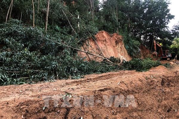 Áp thấp sau bão số 10 gây ngập lụt, sạt lở tại Bình Định