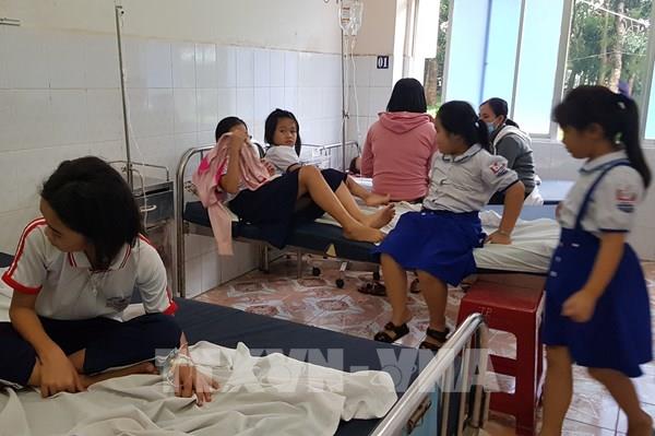 Bình Phước: 29 học sinh tiểu học nhập viện sau bữa ăn trưa