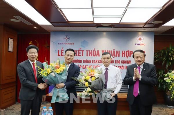 EVNFinance ký kết hợp tác cho vay lắp đặt điện mặt trời mái nhà