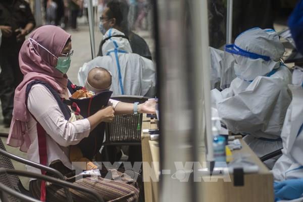 Indonesia nỗ lực thoát khỏi suy thoái kinh tế