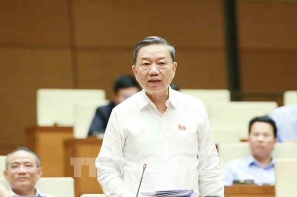 Bộ trưởng Tô Lâm: Sẽ xử lý hình sự hành vi sử dụng giấy tờ giả