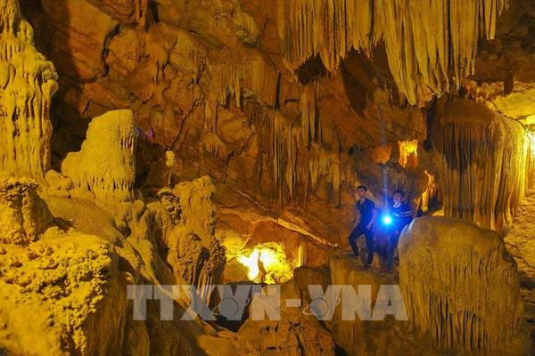 Khám phá vẻ đẹp động Vái Giời (Ninh Bình)