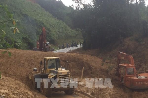 Quảng Nam kịp thời cảnh báo giúp hàng chục người thoát hiểm sạt lở núi