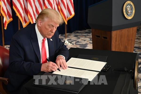 Tổng thống Mỹ D. Trump ký sắc lệnh hạn chế mua máy bay không người lái của đối thủ