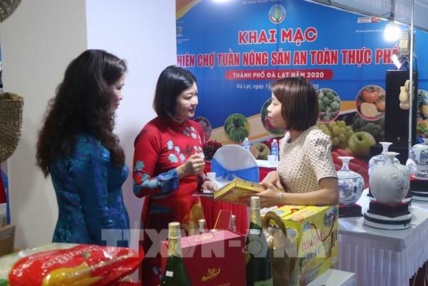 Khai mạc phiên chợ tuần nông sản an toàn thực phẩm năm 2020