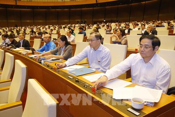 Thông qua Luật sửa đổi, bổ sung một số điều của Luật Xử lý vi phạm hành chính