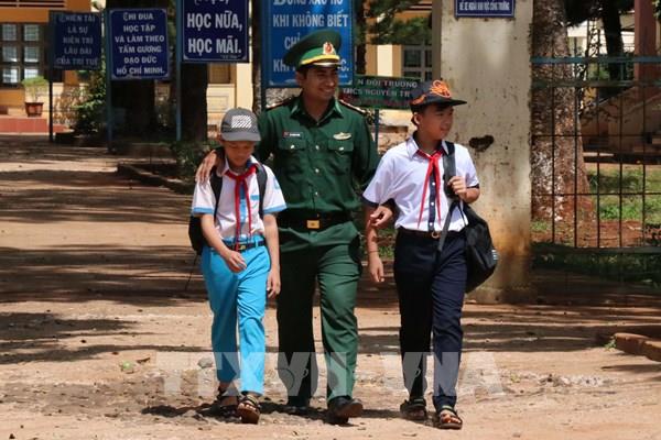 Những đứa con nuôi đồn biên phòng trên vùng cao biên giới