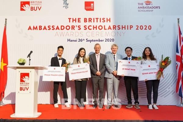 Đại học Anh Quốc Việt Nam nâng giá trị quỹ học bổng và hỗ trợ tài chính lên 53 tỷ đồng 