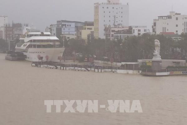 Hoàn lưu bão số 13 sẽ gây mưa và gió giật cấp 14 từ Quảng Bình đến Quảng Nam