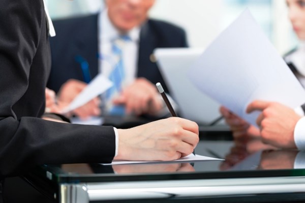 Vừa ký trình vừa ký duyệt kế hoạch lựa chọn nhà thầu được không?