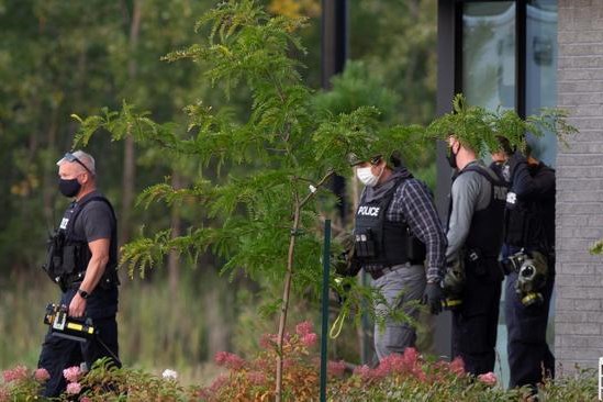 Hơn 130 sĩ quan mật vụ Mỹ phải cách ly do nhiễm COVID-19